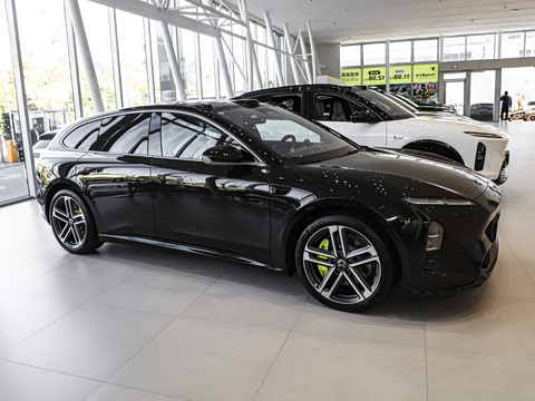 2025�� �ھ������ 100kWh Touring
