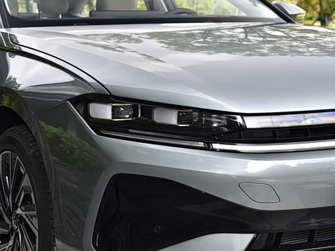 2026�� L 300TSI DSG ������