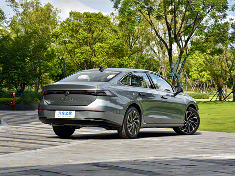 2026�� L 300TSI DSG ������