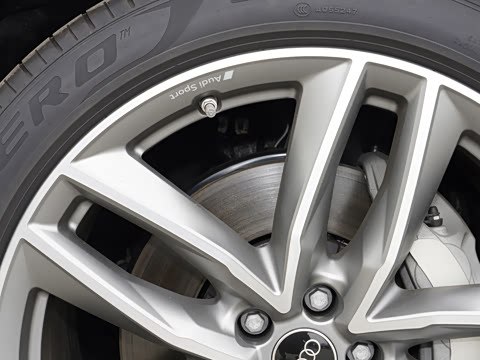 2026�� 45 TFSI quattro S line�˶���