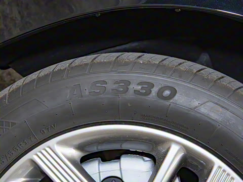 2025�� 610km PLUS