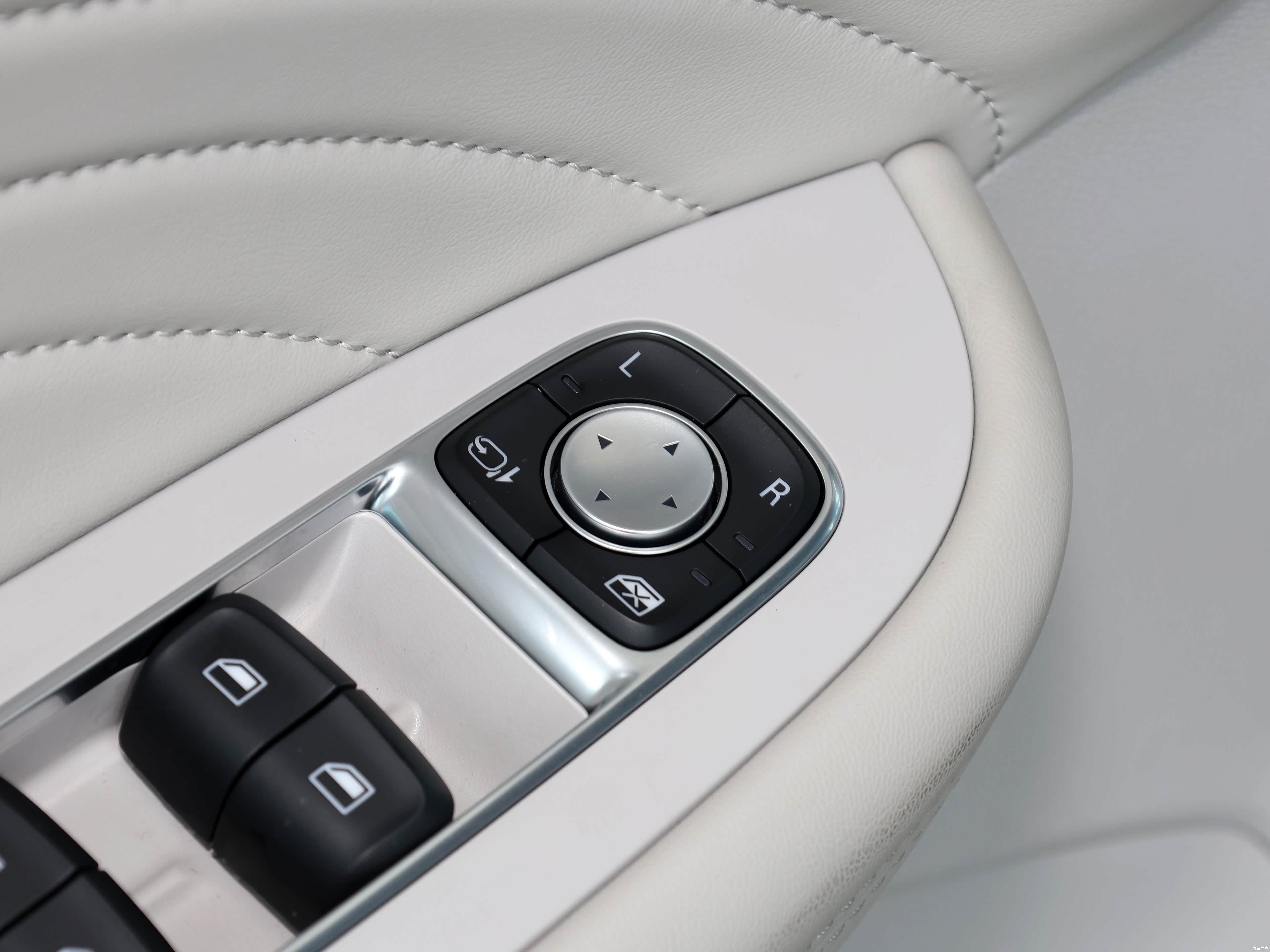 Roewe iMAX8, миниатюра 25