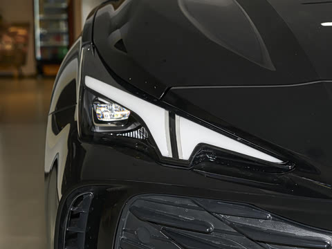 2026�� 2.0T Trophy+ �����˶���