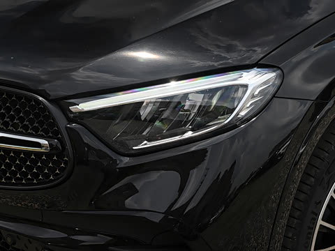 2026�� �Ŀ� GLC 300 4MATIC ����SUV