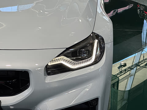 2025�� M2 CS