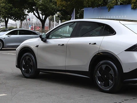 2026�� ���� 602 Max �콢��