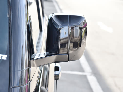 2026�� 110 3.0T P400 X-Dynamic SE