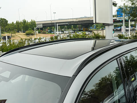 2025�� xDrive 30Li ������M�˶���ҹ��װ