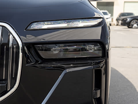 2026�� 740Li ������ M�˶���װ