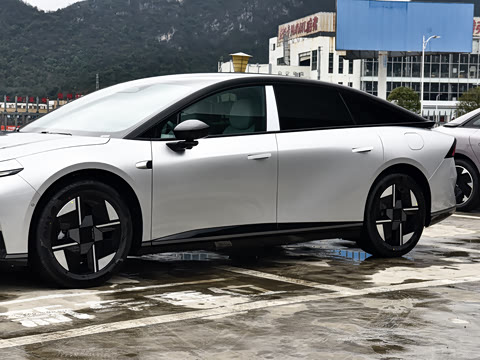 2026�� ���� 1550 Max �Ƽ���