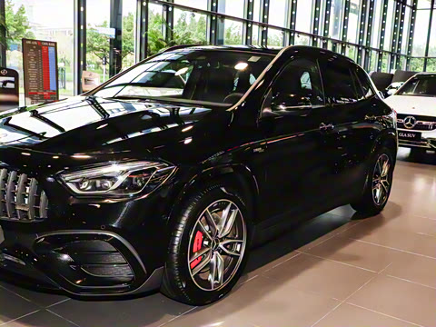 2025�� AMG GLA 35 4MATIC