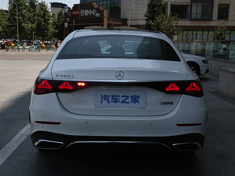 2026�� �Ŀ� E 300 L �����˶���