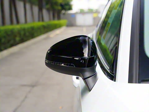 2025�� Sportback ��ذ� 40 TFSI quattro ����������