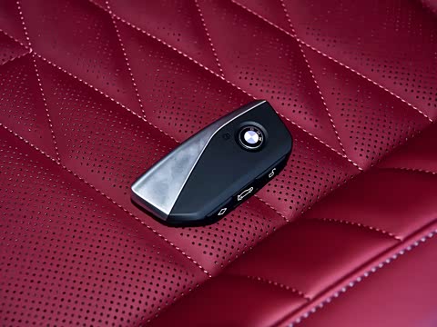 2026�� �Ŀ� eDrive 35L M�˶���װ