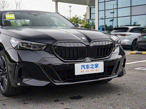 2026�� 530Li ������ M�˶���װ