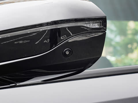 2026�� 530Li ������ M�˶���װ