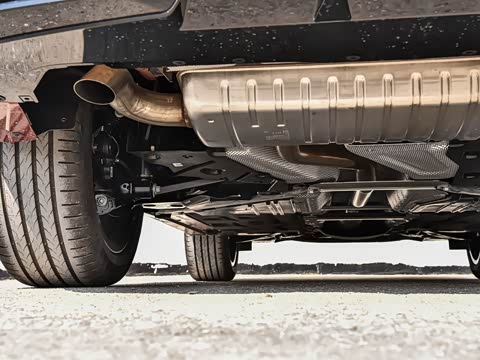 2026�� sDrive25i M�˶���װ