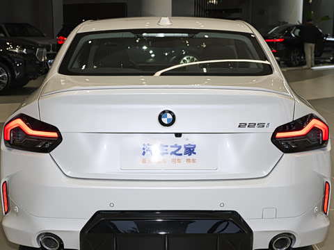 2026�� 225i M�˶���ҹ��װ