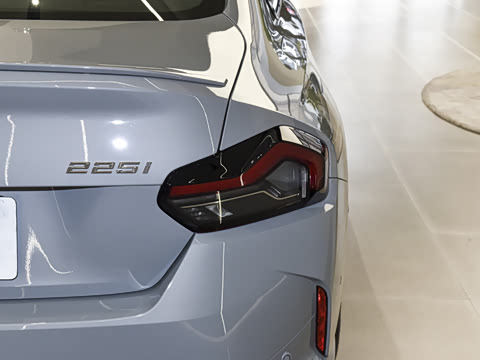 2026�� 225i M�˶���ҹ��װ