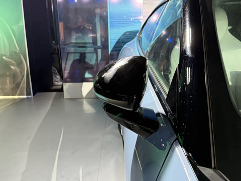 2025�� 750 ���������� Ultra