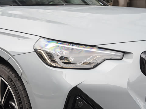 2026�� M240i xDrive