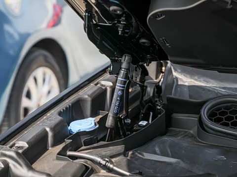2026�� �Ŀ� 735Li ������װ