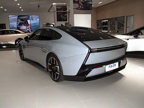 2025�� 702 ������ Ultra