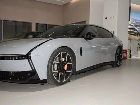 2025�� 702 ������ Ultra