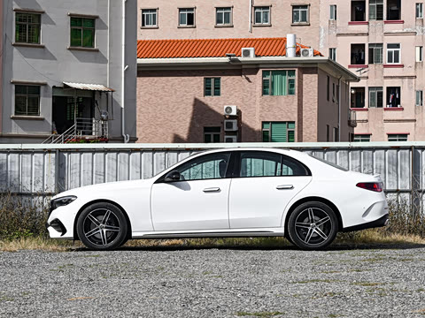 2026�� E 260 �˶���