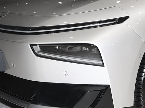 2026�� ���� 725 Max �콢��