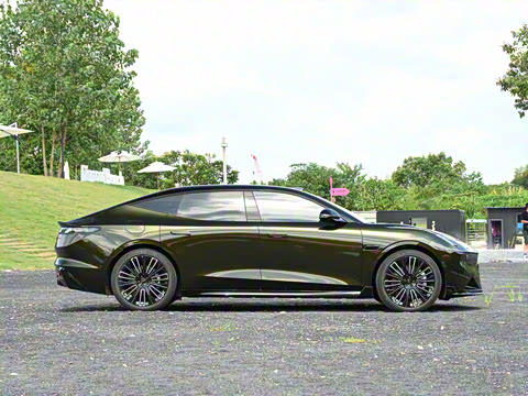 2025�� 240����Ultra�˶���