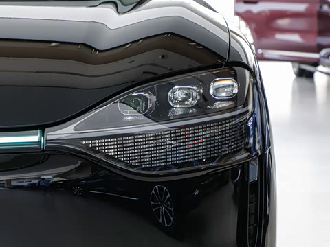 2025�� ���� Ultra�� 52kWh 6���棨896�߼����״