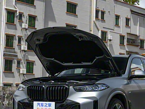 2025�� xDrive 40Li ������M�˶���ҹ��װ