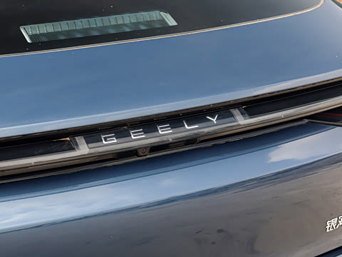 2026�� 225km EM-i Զ�����ǺӰ�