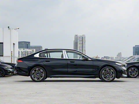2026�� 525Li M�˶���װ