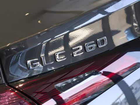 2026�� �Ŀ� GLC 260 4MATIC ����SUV