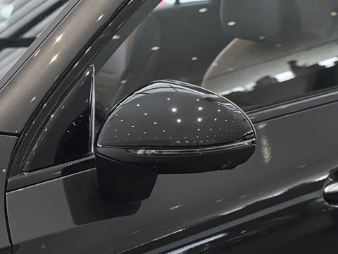 2026�� �Ŀ� GLC 260 4MATIC ����SUV