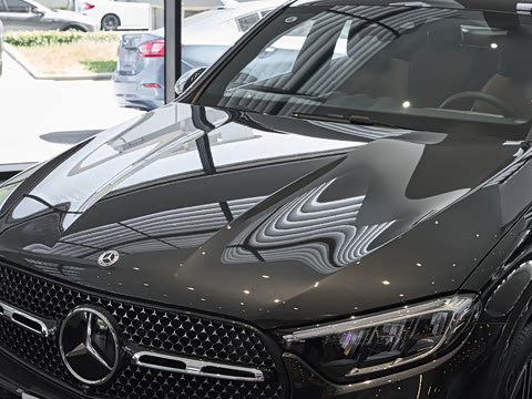 2026�� �Ŀ� GLC 260 4MATIC ����SUV