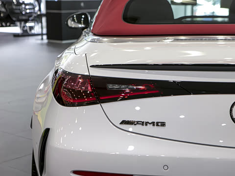 2026�� �Ŀ� AMG CLE 53 4MATIC+ ������ܳ�