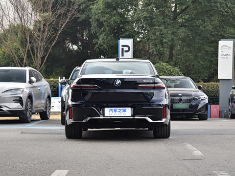 2026�� 740Li ������ M�˶���װ