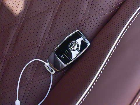 2026�� GLS 480 4MATIC ���ݰ�