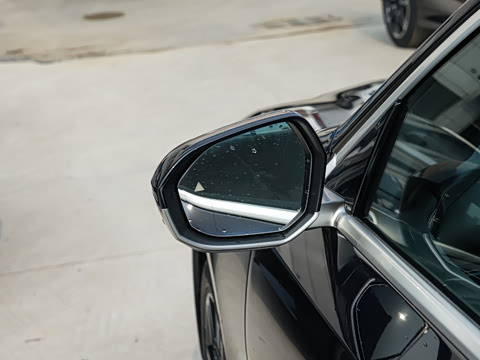 2026�� �Ŀ� 530Li ������ M�˶���װ