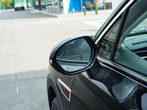 2025�� 2.0T PHEV ����200��������� 7��