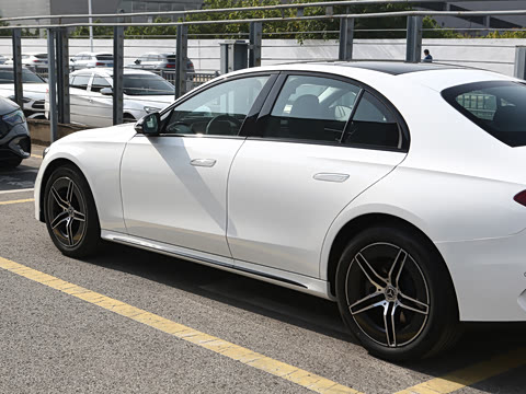 2026�� E 300 ʱ�����˶���