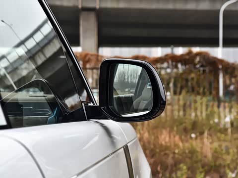 2025�� 3.0 L6 400PS SV���ٴ����ӳ��� 4��