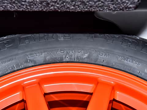 2025�� 3.0 L6 400PS SV���ٴ����ӳ��� 4��