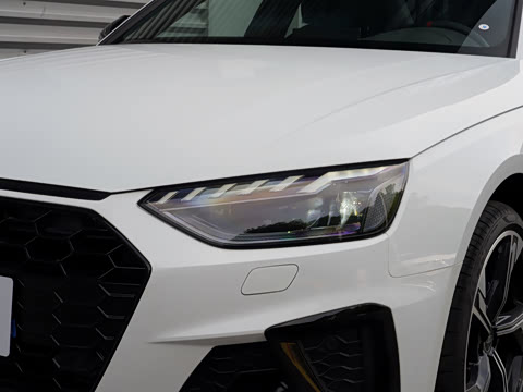 2026�� 200���������� 40 TFSI ���������� B&O ��ҹ��