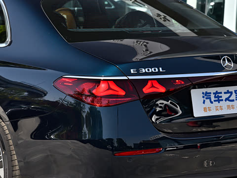 2026�� �Ŀ� E 300 L ������