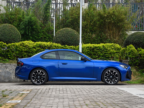 2026�� 225i M�˶���ҹ��װ