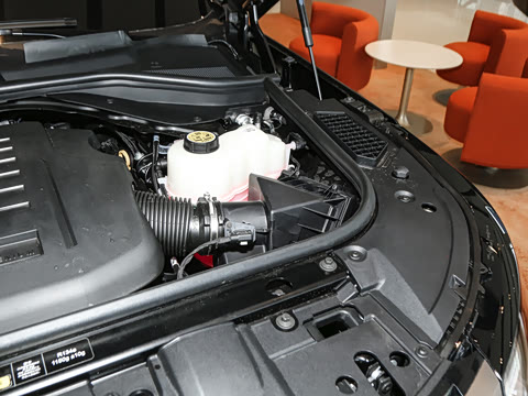 2025�� 3.0 L6 400PS SV���ٴ����ӳ��� 4��